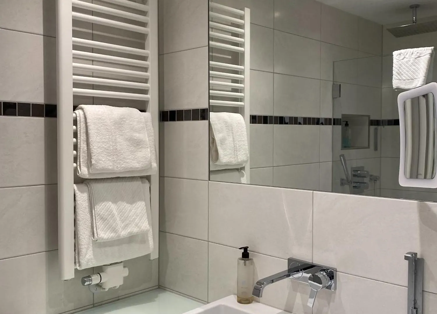 Landhaus Alpinia Berlín 4*,