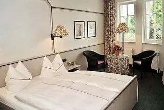 Landhaus Alpinia Berlin 4*,